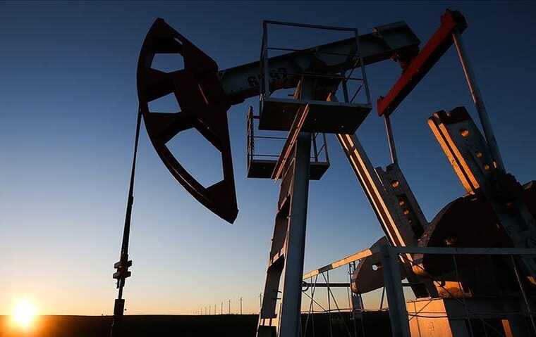 Фьючерсы на нефть Brent достигли отметки в 80 долларов за баррель