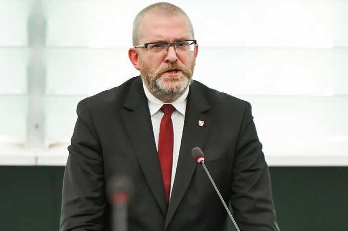 Кандидат в президенты Польши Браун попытался арестовать гинеколога за аборт