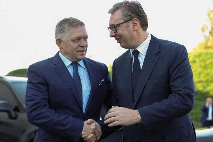 Премьер Словакии и президент Сербии неожиданно попали в больницу перед 9 мая